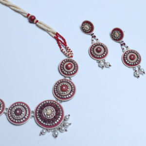 necklace long with stone